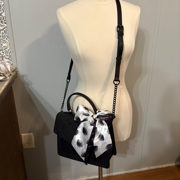 NWT ALDO Black Purse Butterfly/Heart‎ Embossed; Black/White Strawberry Scarf - Picture 3 of 10